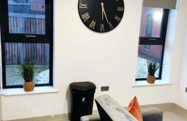 Luxurious 3 bed Ensuites & kitchenettes Nr LGI Hospital & Uni - Free 5G WIFI & Netflix Short Stays - Contractors Free Parking - Foto 55