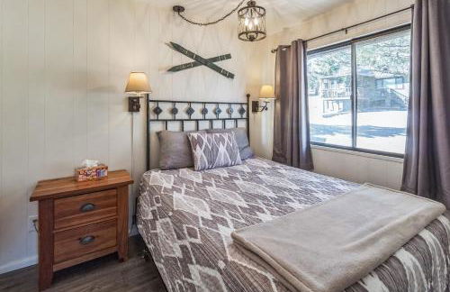 Cozy Cabin Retreat with Scenic Views cabin - Foto 6