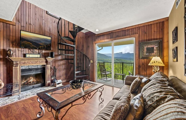 Sleeps 4 Hot Tub Indoor Pool Mountain Views - Photo 9