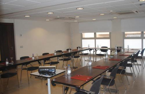 Suites Viena Plaza de España - Photo 29