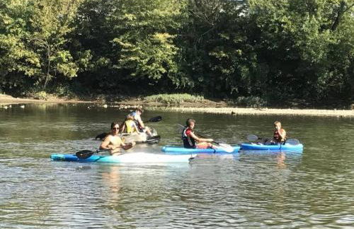 Updated 3bd Cottage on Bike Trail w/ River access! - Foto 41