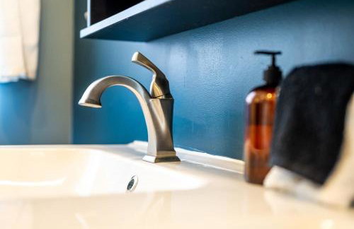 Charming Fountain Square Home 2 Bedroom BBQ Family Friendly - Foto 26