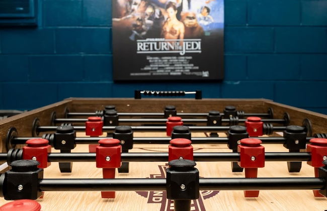 Mickey's Hide Away Screened-in Pool - Foto 37