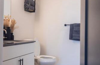 Two Story Penthouse, 2 Bedrooms with 2 and a half bathrooms, 2 Balconies, Skyline View, Pool - Foto 51