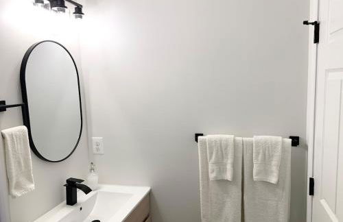 Comfy Cozy 2BD-2BA apt in Federal Hill - Photo 21