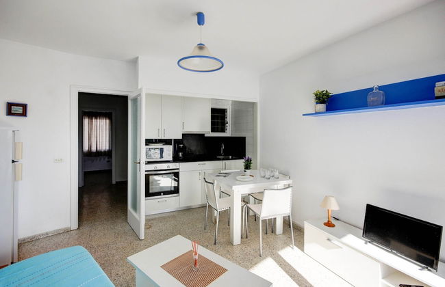 Apartment in Roses With Beachfront View - Photo 4