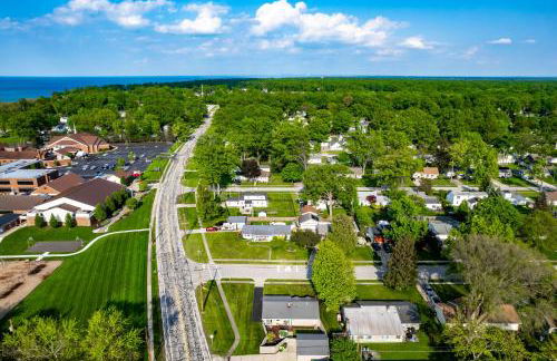 Lake Cottage with Hot Tub and Game Room - Foto 73