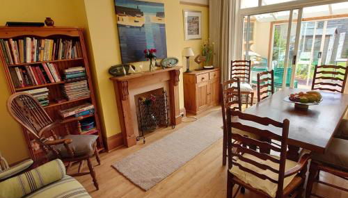 House - Sleeps 8 - Pet friendly - Garden - Parking - Foto 3