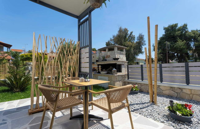 Danae Comfort Living - Photo 38