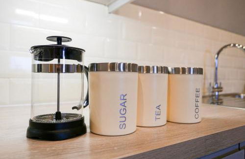 1 bed Apt close to Leeds Arena Sleeps up to 4 people F4 - Photo 5