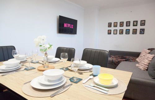 Weekly & Monthly stays in Penthouse for Contractors or Leisure Single or Superking beds available - Foto 2