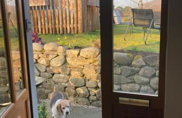 Springbank Apartment - Sleeps 4 - Pet Friendly - Photo 31