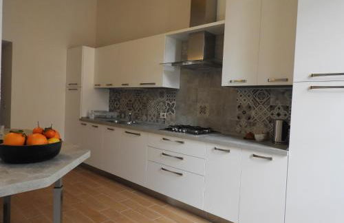 Villa Maghetti - modernized flat in historic palazzo in the center of Luino - Foto 8