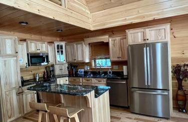 Luxury Cabin with Outdoor HotTub-NEW Construction - Foto 39