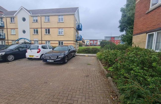 Beautiful 3-bed Apartment in Swansea - Photo 19