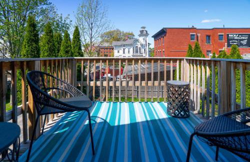 Walk Everywhere | 2-Bedroom House w/ Backyard - Foto 24