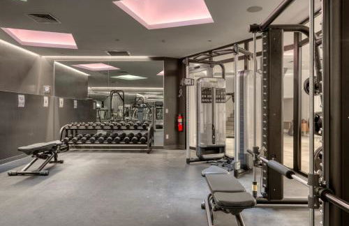 LES 1br w gym doorman wd nr park NYC-1314 - Foto 20