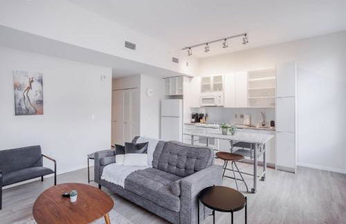 CozySuites at Sky Central - Foto 31