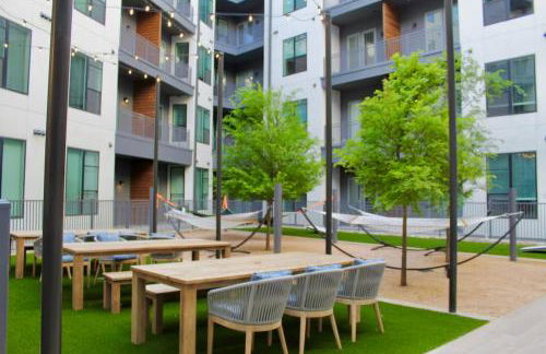 12 Min to Downtown Balcony Apt with Free Parking - Foto 7