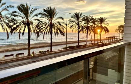 Calafell en primera linea de mar con piscina - Foto 7