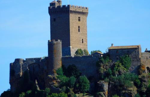 Évasion au cœur de Polignac : Charme et confort à deux pas du Puy-en-Velay - FR-1-582-382 - Foto 15