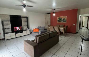 Apartamento amplo, 180m da praia - Foto 12