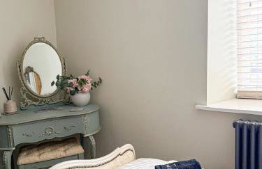 PRIMROSE COTTAGE, Sleeps 5, Stylish Cottage, Central, Close to Beach, shops and restaurants - Foto 6