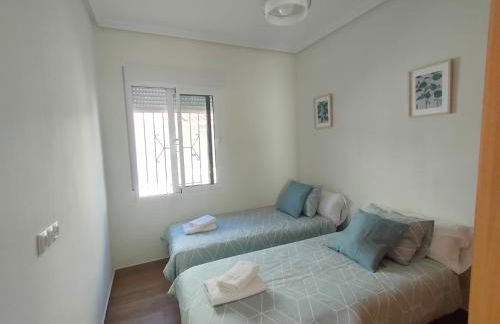 Villamolinos, villa con piscina privada. - Foto 28