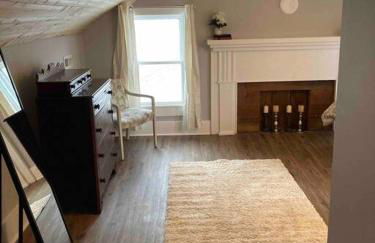 Farmhouse with game room, fire pit and creek - Foto 13