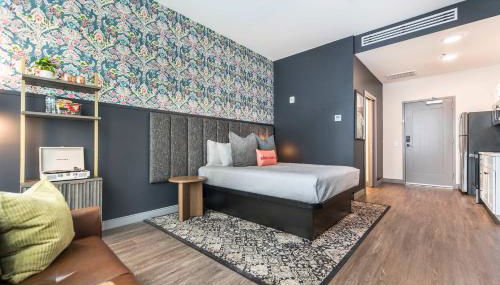 Light-Filled Stay with Etta James Flair - Foto 3