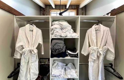 Designer Lake Cabin- HotTub, Sauna & Massage Chair - Foto 73