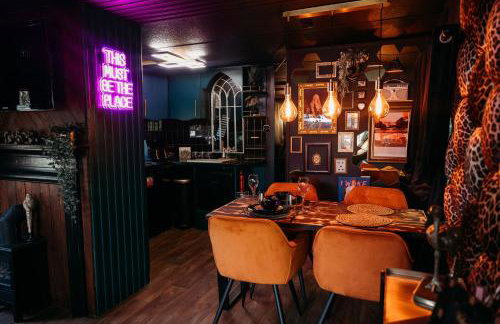 The Velvet Hideaway - Foto 21