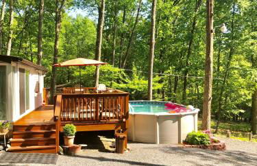 Pocono cabin with hot tub and private pool at Shawnee Mtn - Foto 5