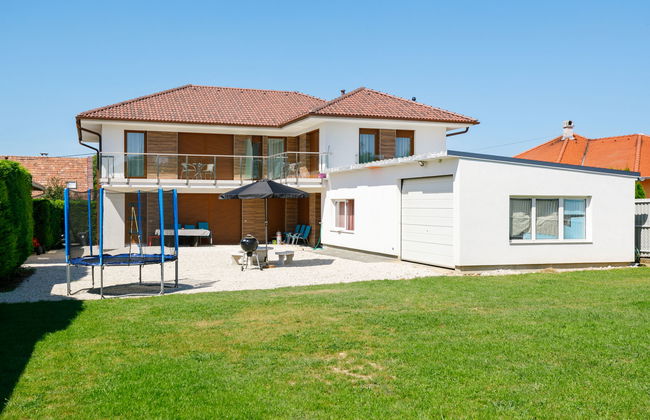 2 bedroom Apartment in Balatonszárszó with garden - Photo 23