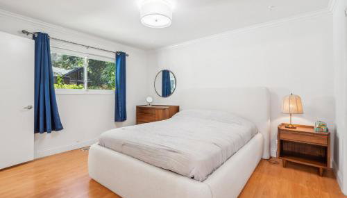 Spacious Mountain View Duplex in Prime Location Duplex - Photo 5