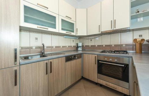 Awesome Home In Mirlovic Polje - Foto 32