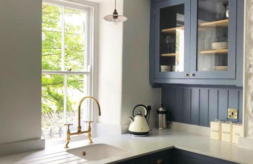 Castle Rock Llangrannog - Photo 4