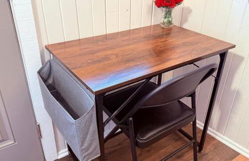 Charming Romantic Lakefront Cottage or Guest Room Depending on Availability Near Golf - Foto 40