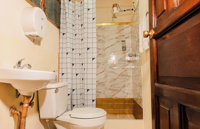 Gold House - Photo 36