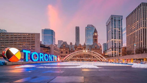 Plaza Nathan Phillips al atardecer