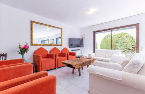 Lilia Barajas - Photo 25