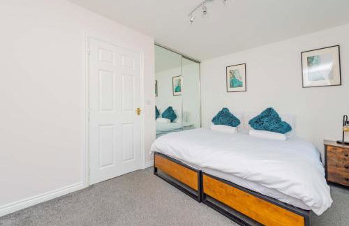 Central Townhouse Tipton - Sleeps 8 - Ideal for Contractors & Families - Foto 20