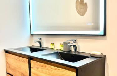 La Villa du Lac - piscine chauffée - Jacuzzi - clim - Foto 5