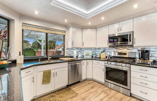 Indian Wells Resort Home with Private Saltwater Pool - Foto 16