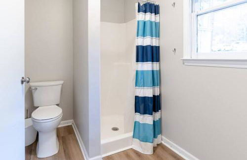 4BR Kid Friendly Fenced in Yard Playset - Foto 13