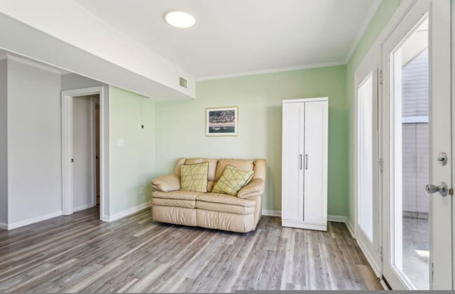 Beach Break Getaway in Virginia Beach - Photo 11