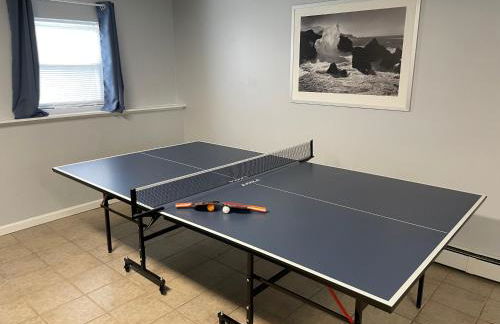 Spacious Pocono Home with Hot Tub and Fire Pit - Foto 41