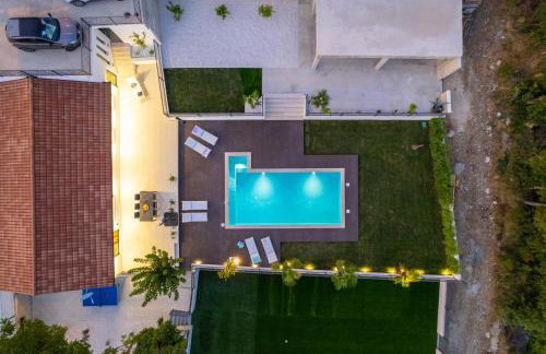 Villa Florinda with Pool and Prime Location near Split - Photo 60