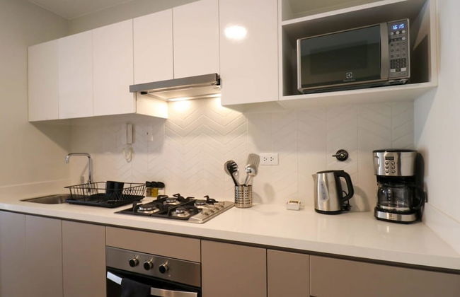 w Lively 2BR With Balcony in Miraflores - Photo 9