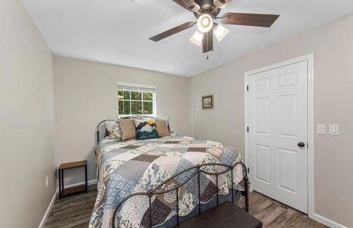 Coyote Cabin at Woodland Retreat at DeSoto beside DeSoto State Park - Foto 25